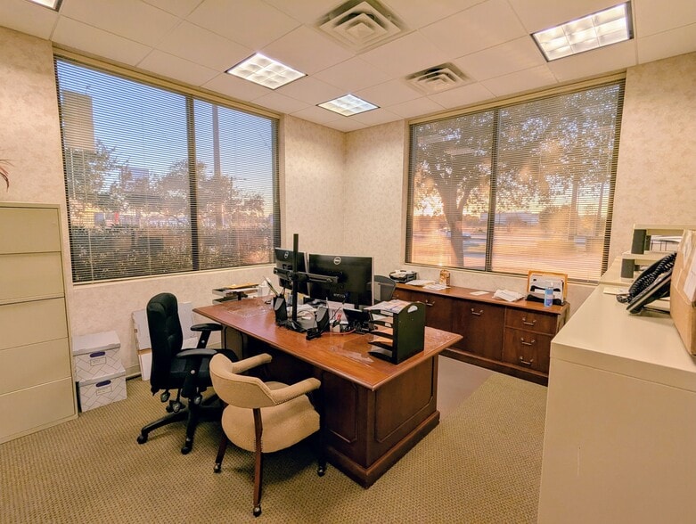 More Photos Of 13811 Murphy Rd, Stafford Bank For Lease