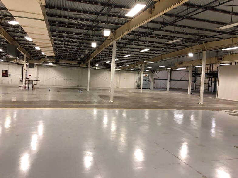 More Photos Of 159 Grassy Plain St, Bethel Manufacturing For Lease