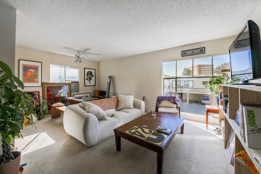 More Photos Of 8443 Blackburn Ave, Los Angeles Apartments For Sale