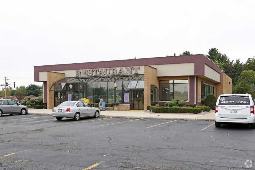 Primary Photo Of 13150 W 143rd St, Homer Glen Restaurant For Lease