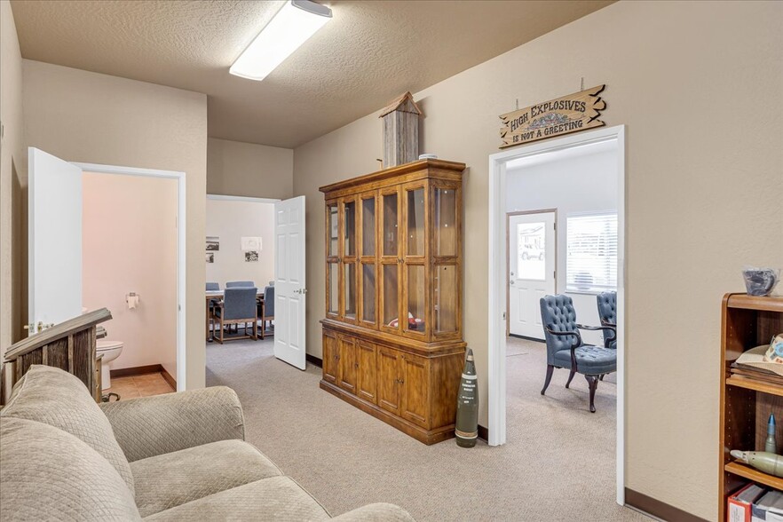 More Photos Of 22709 Twain Harte Dr, Twain Harte Office Residential For Sale