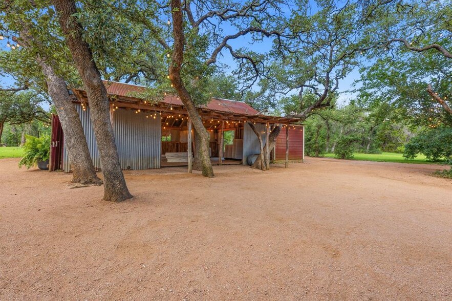 More Photos Of 1770 N Elder Hill Rd, Driftwood Specialty For Sale