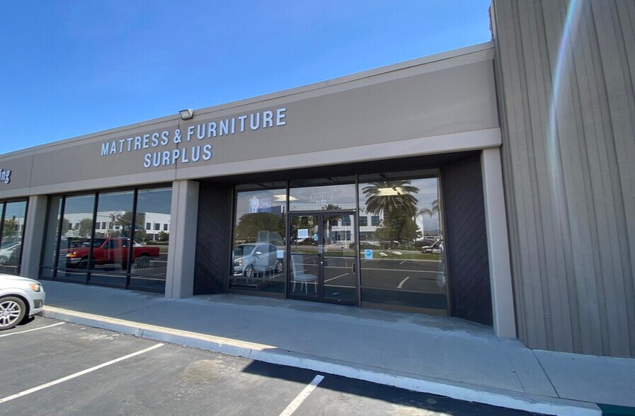 More Photos Of 3170-3198 E La Palma Ave, Anaheim Showroom For Lease