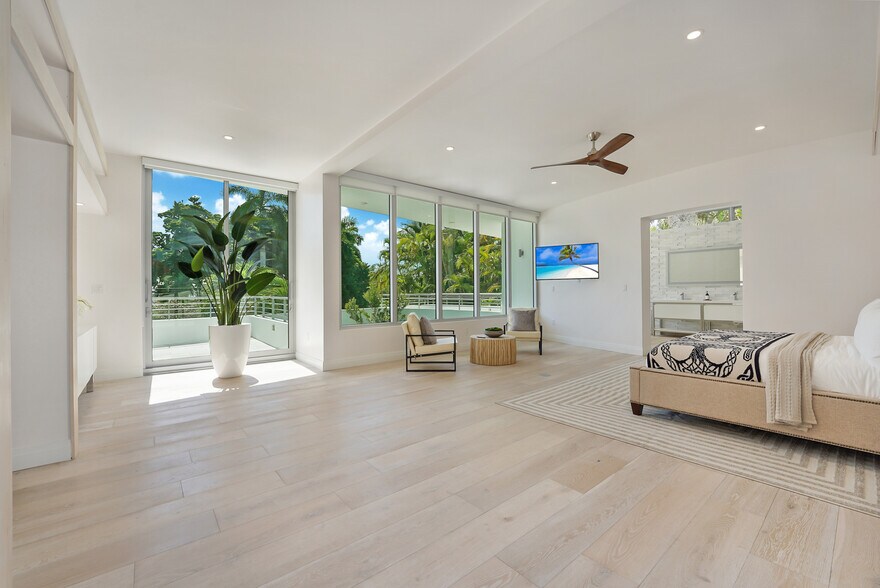 More Photos Of 5910 N Bayshore Dr, Miami Specialty For Sale