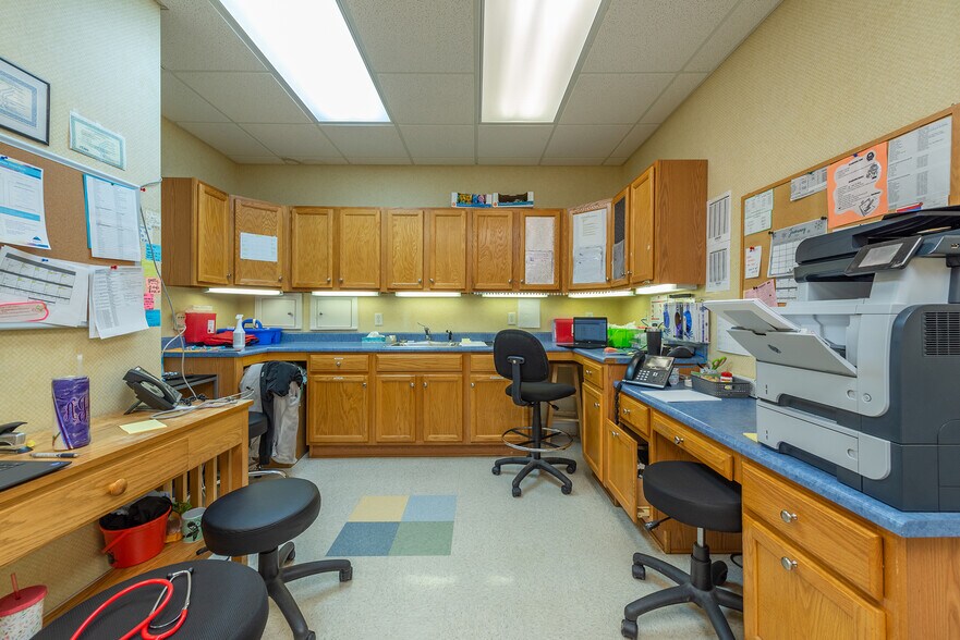 More Photos Of 110 Chadwick Square Ct, Hendersonville Medical For Sale