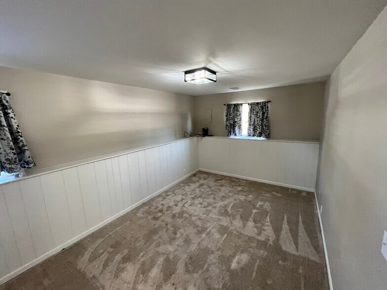 More Photos Of 260 Calumet St, Oswego Office For Sale