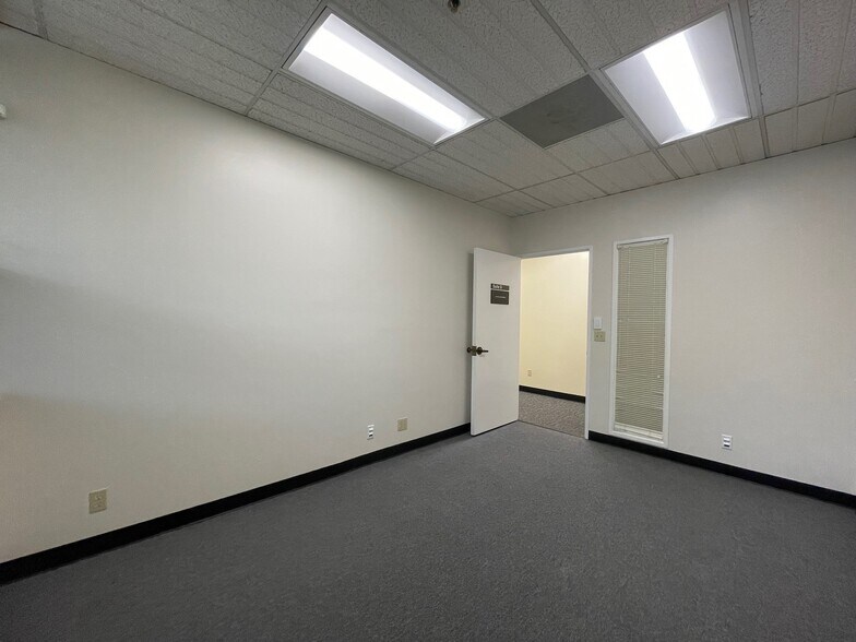 More Photos Of 190 S Orchard Ave, Vacaville Office For Lease