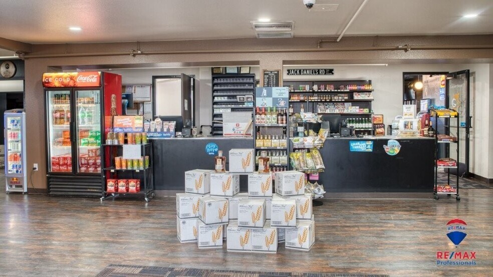 More Photos Of 5201 S Douglas Hwy, Gillette Bar For Sale
