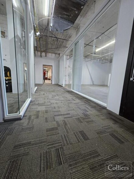 More Photos Of 36 Winnipeg Rd, Clinton Warehouse For Lease