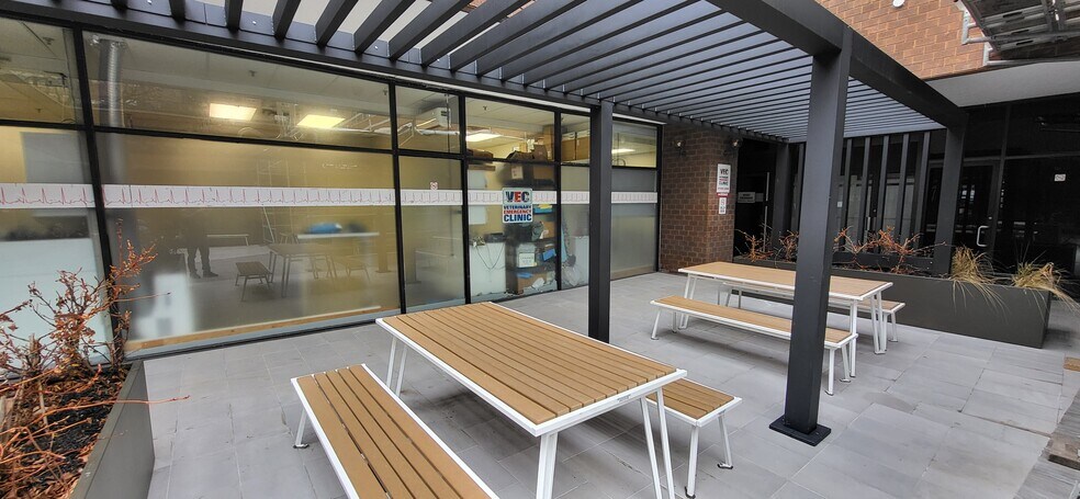 More Photos Of 920 Yonge St, Toronto Office Residential For Sale