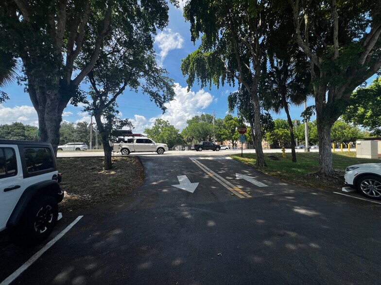 More Photos Of 13500 SW 88th St, Miami Medical For Sale
