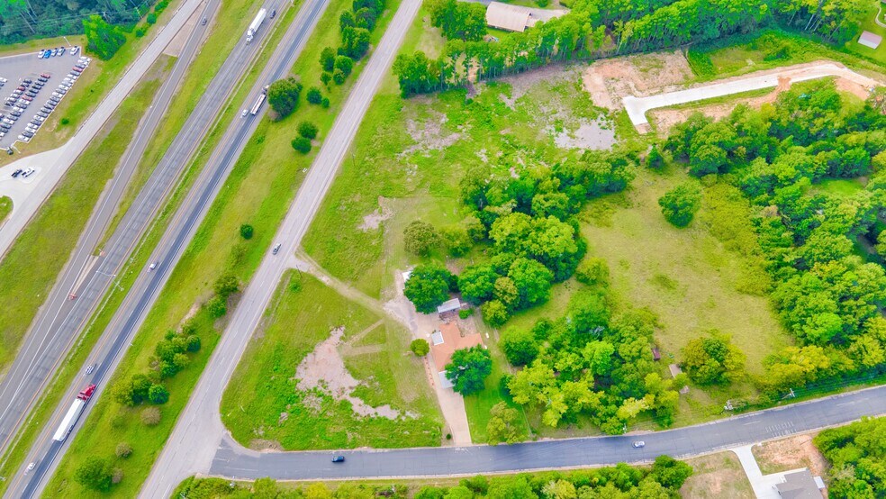 More Photos Of 844 Interstate 45, Huntsville Land For Lease