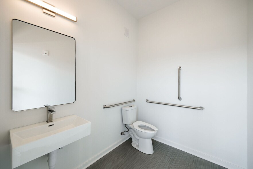 More Photos Of 1716 Summit Ave, Richmond Apartments For Sale