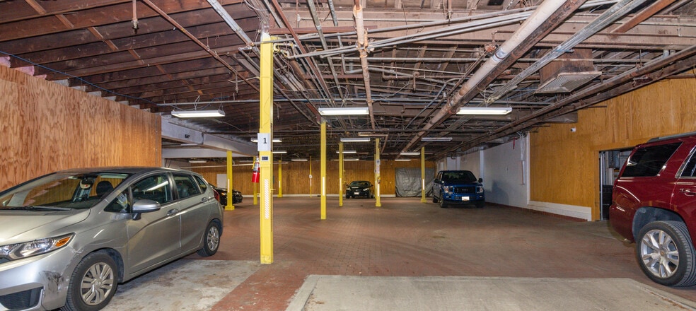 More Photos Of 2001 Windsor Ave, Baltimore Warehouse For Lease