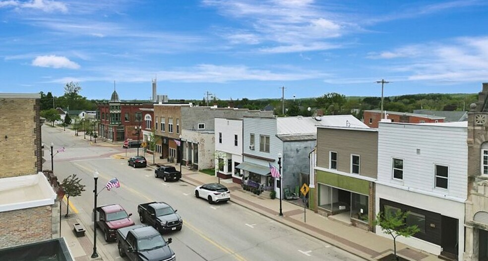 More Photos Of 114 E Main St, Weyauwega Storefront Retail Residential For Sale