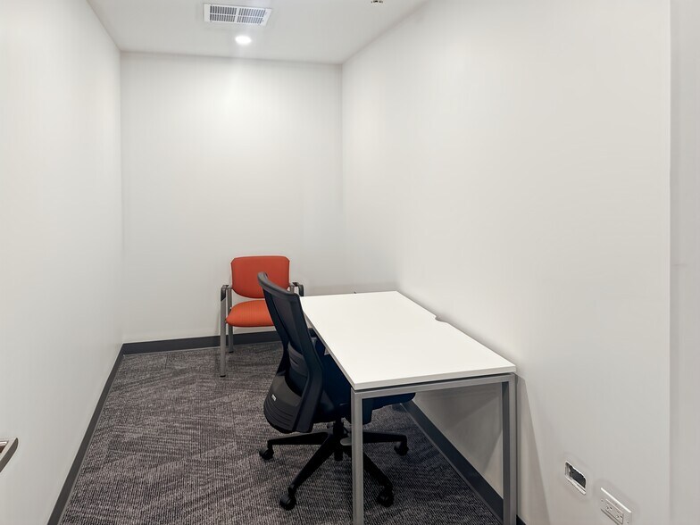 More Photos Of 9601 N Centennial Dr, Munster Coworking Space