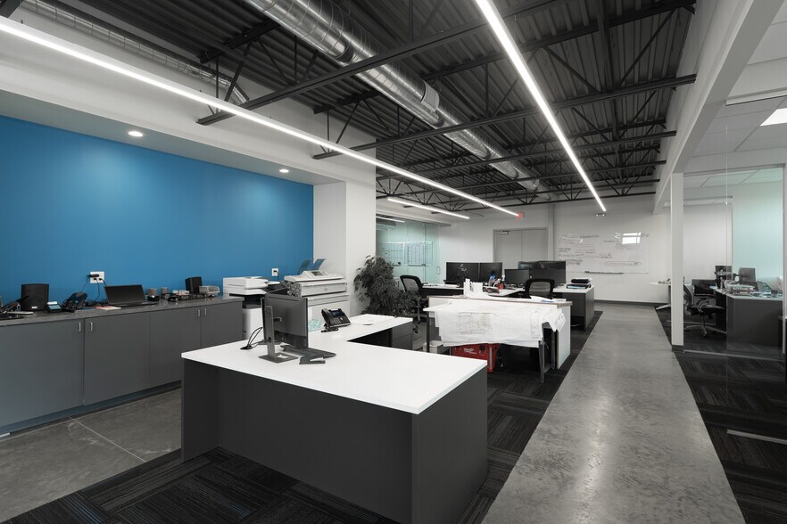 More Photos Of 2800 2nd Ave, Des Moines Office For Lease