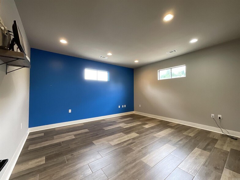 More Photos Of 1009 S Redmond Rd, Jacksonville Medical For Sale