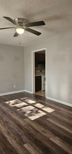 More Photos Of 1801 Ridgewood Dr, Murray Specialty For Sale