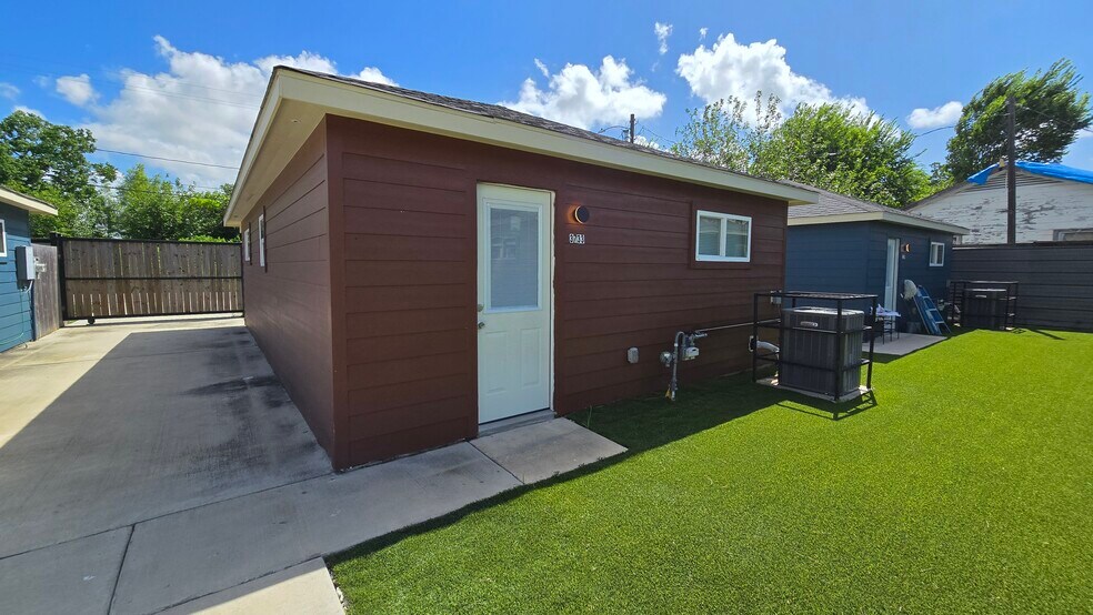 More Photos Of , Houston Multifamily For Sale