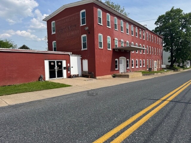 More Photos Of 333 Main St, Shoemakersville Industrial For Lease