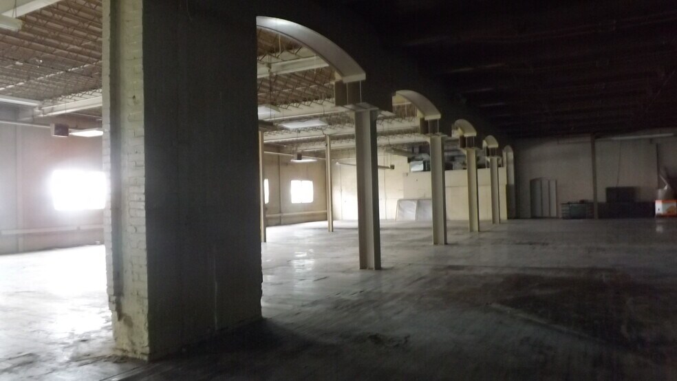 More Photos Of 700 Hepburn St, Milton Showroom For Lease