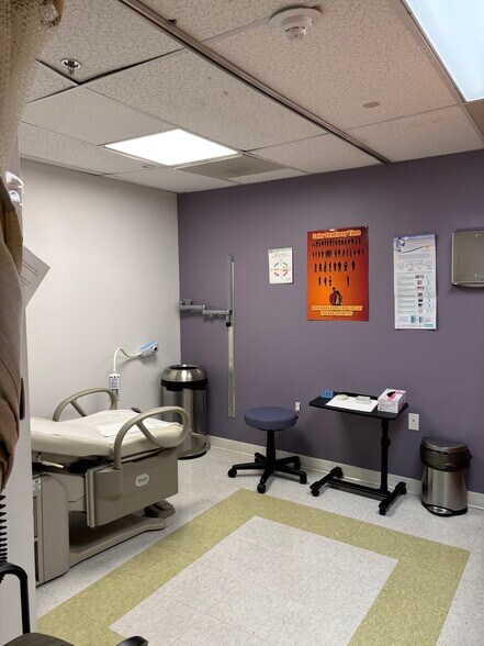 More Photos Of 680 Broadway, Paterson Hospital For Lease