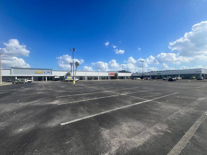 More Photos Of 11836-11932 US Highway 19, Port Richey Unknown For Lease