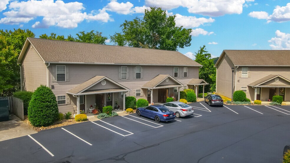 More Photos Of 3300 Boones Creek Village Ct, Jonesborough Apartments For Sale