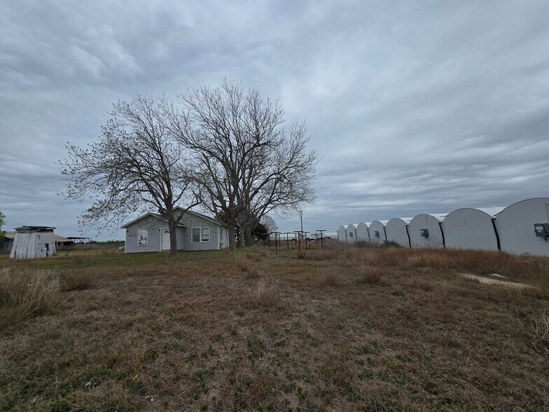 More Photos Of 8637 W US Highway 90, Schulenburg Land For Sale