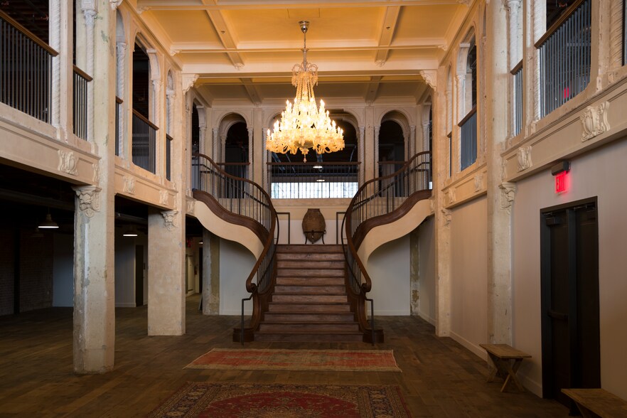 More Photos Of 722-728 S Broadway, Los Angeles Office For Lease