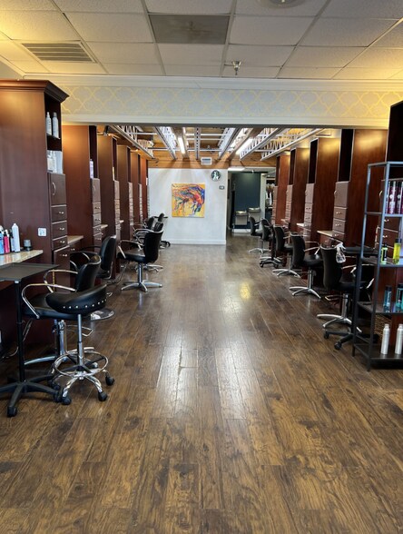 More Photos Of 249 W State Road 436, Altamonte Springs Unknown For Lease