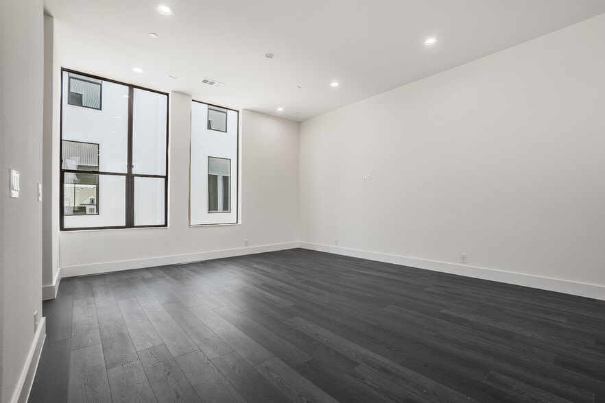 More Photos Of 4322 Roseland Ave, Dallas Apartments For Sale