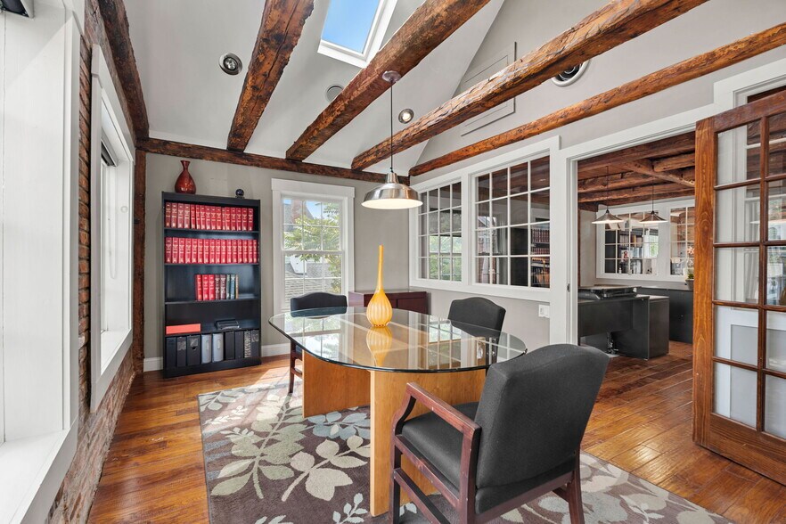 More Photos Of 8 Essex St, Salem Office For Sale