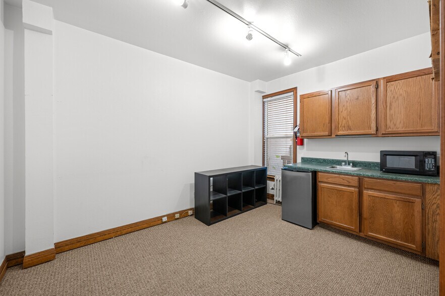 More Photos Of 675 Grant St, Denver Office For Sale