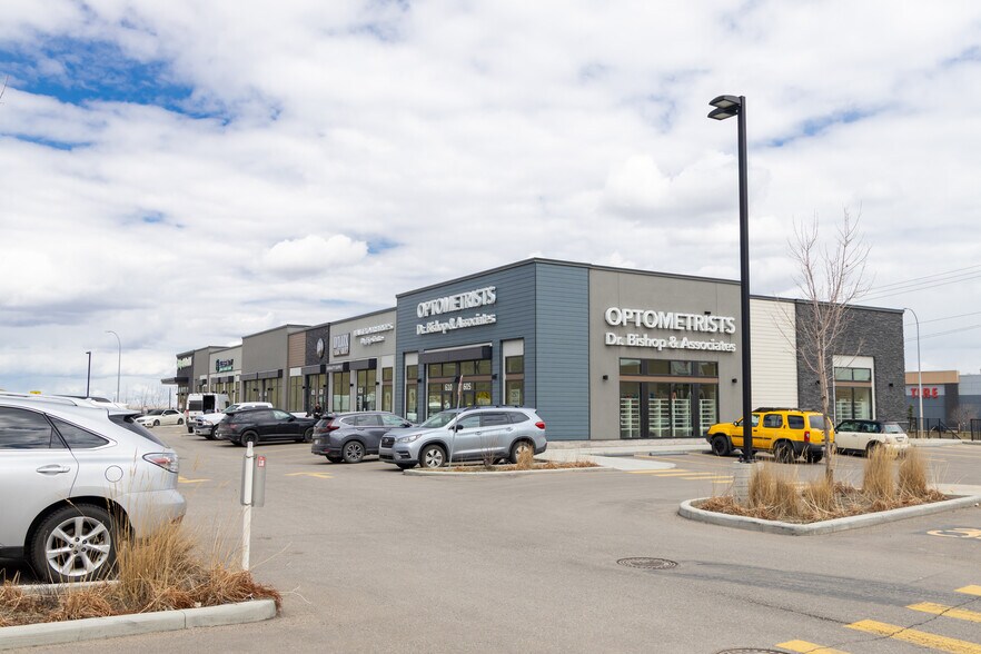 More Photos Of 11877 Sarcee Trail NW, Calgary Unknown For Lease