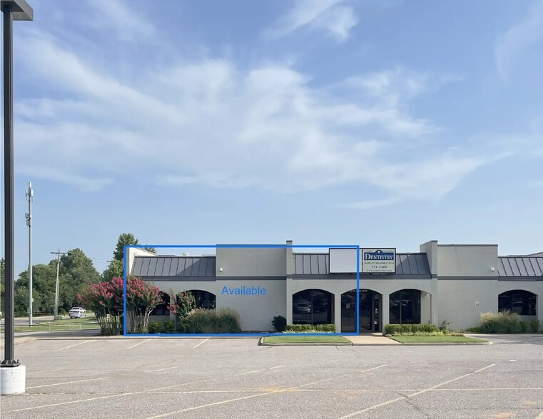 More Photos Of 12516 N May Ave, Oklahoma City General Retail For Lease