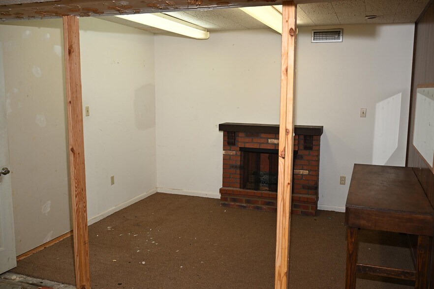 More Photos Of 1218 14th Ave N, Texas City Loft Creative Space For Sale