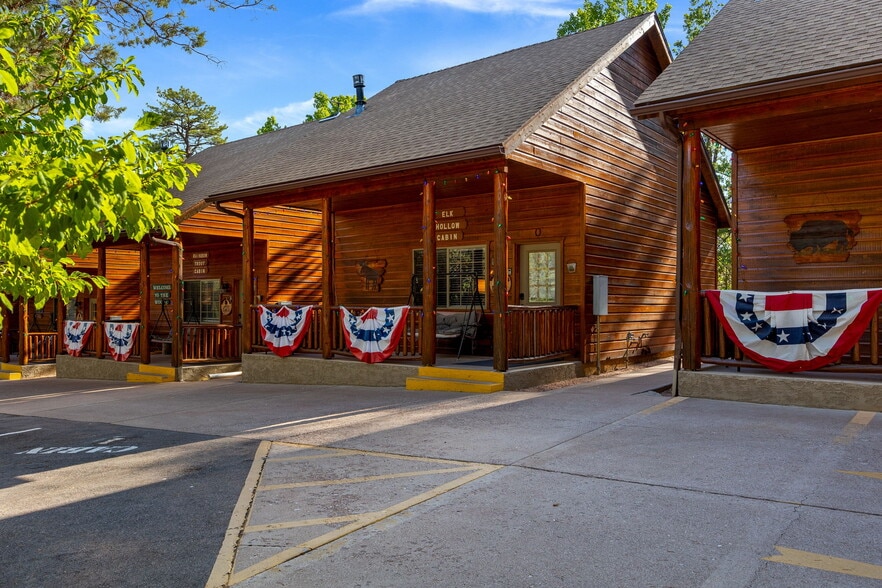 More Photos Of 1022 S Hunter Creek Dr, Payson Hotel For Sale