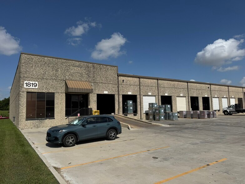 Primary Photo Of 1819 Turning Basin Dr, Houston Warehouse For Lease