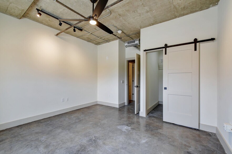 More Photos Of 215 Coca Cola Pl, San Antonio Apartments For Lease