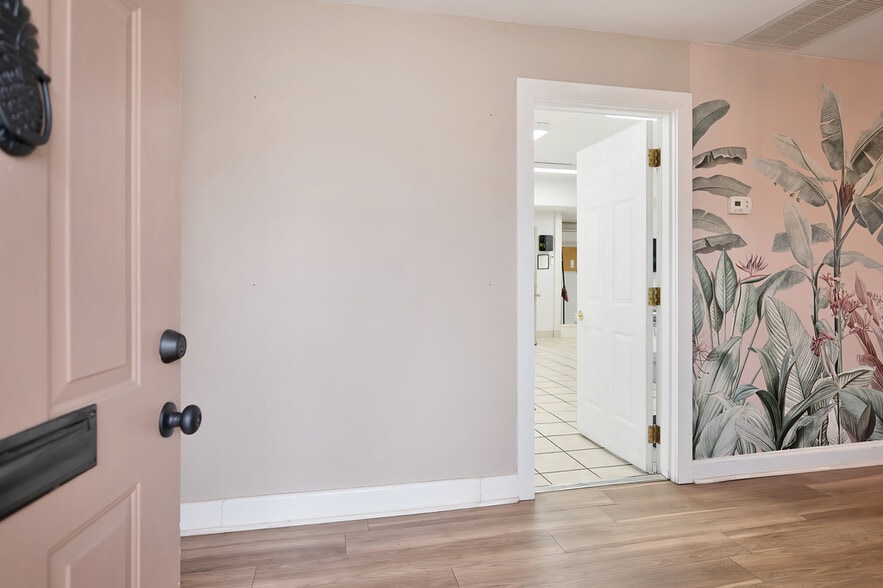 More Photos Of 1512 E Bayview Blvd, Norfolk Freestanding For Sale