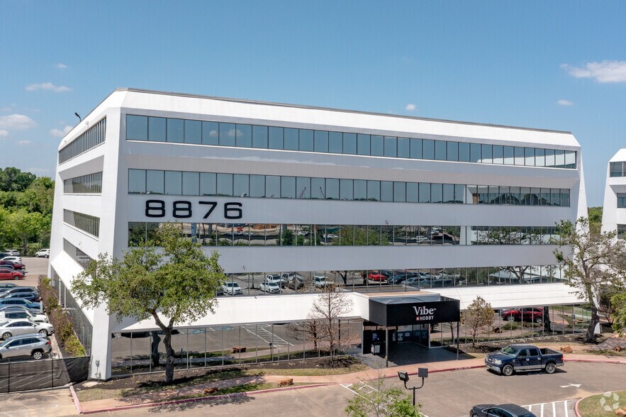 More Photos Of 8876 Gulf Fwy, Houston Office For Lease