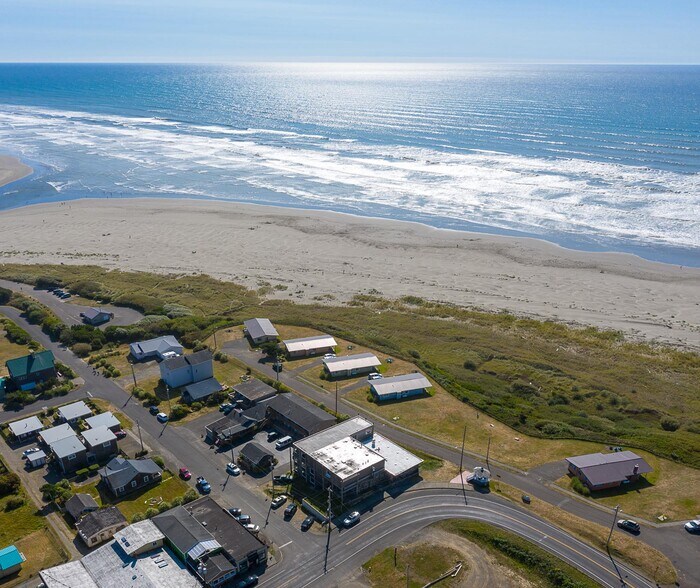 More Photos Of 61 Main St, Pacific Beach Restaurant For Sale