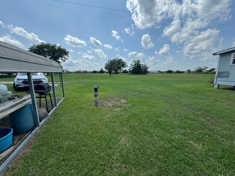 More Photos Of 26544 S Hwy 59, El Campo Land For Sale