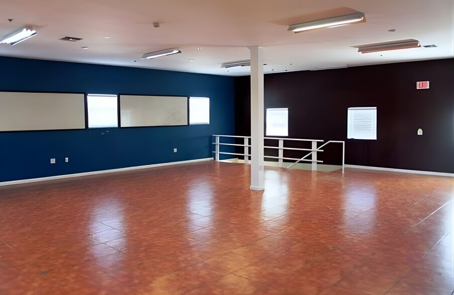 More Photos Of 420 6th St, West Palm Beach Flex For Lease