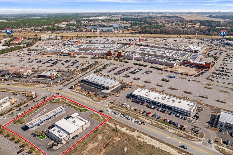 More Photos Of 221 Tanger Outlets Blvd, Pooler Service Station For Sale