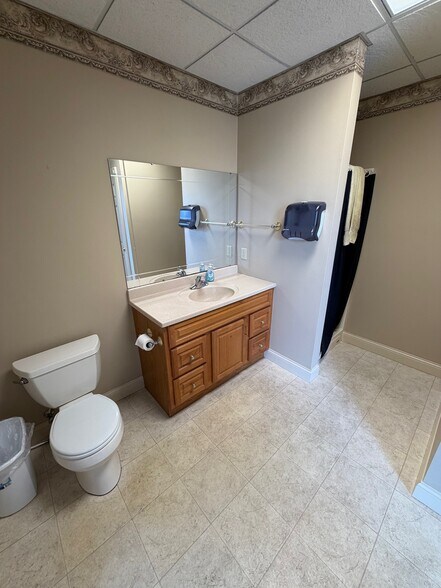 More Photos Of 2447 Locust Creek Dr, Evansville Warehouse For Sale