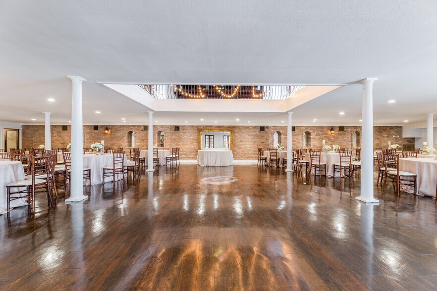 More Photos Of 6303 Beverlyhill St, Houston Lodge Meeting Hall For Sale