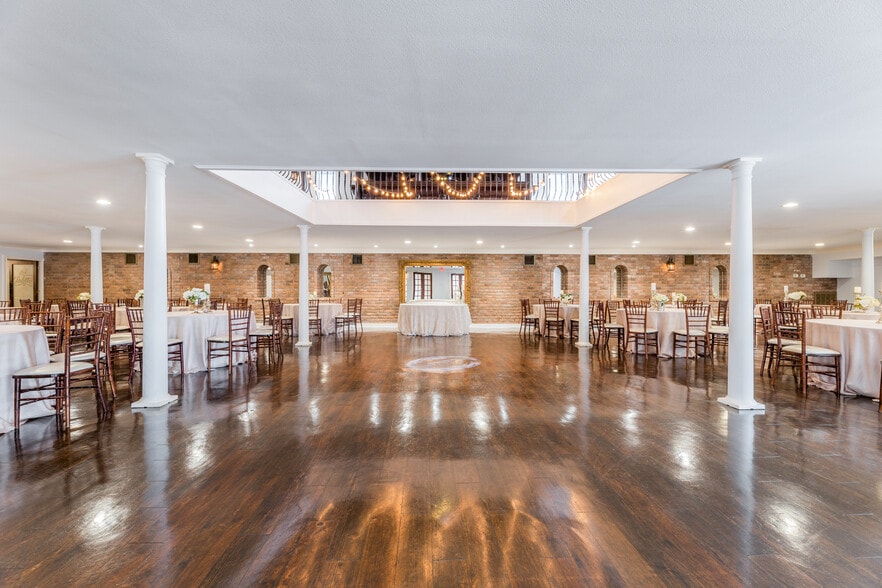 More Photos Of 6303 Beverlyhill St, Houston Lodge Meeting Hall For Sale